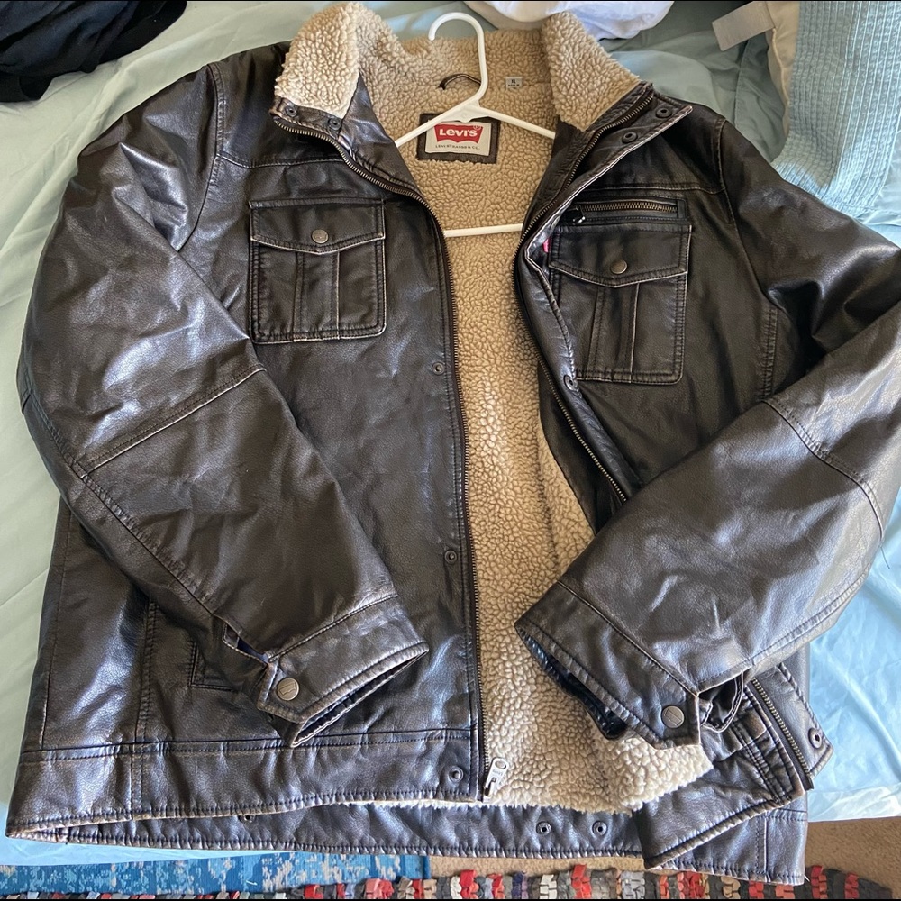 Levi’s mens leather jacket XL.